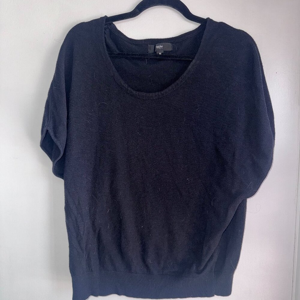 Chic Massimo black top, Size Medium